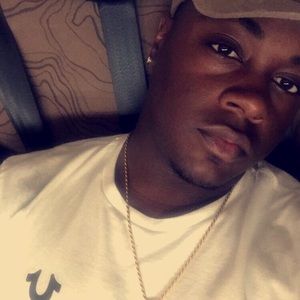 Meet your Posher, Devin